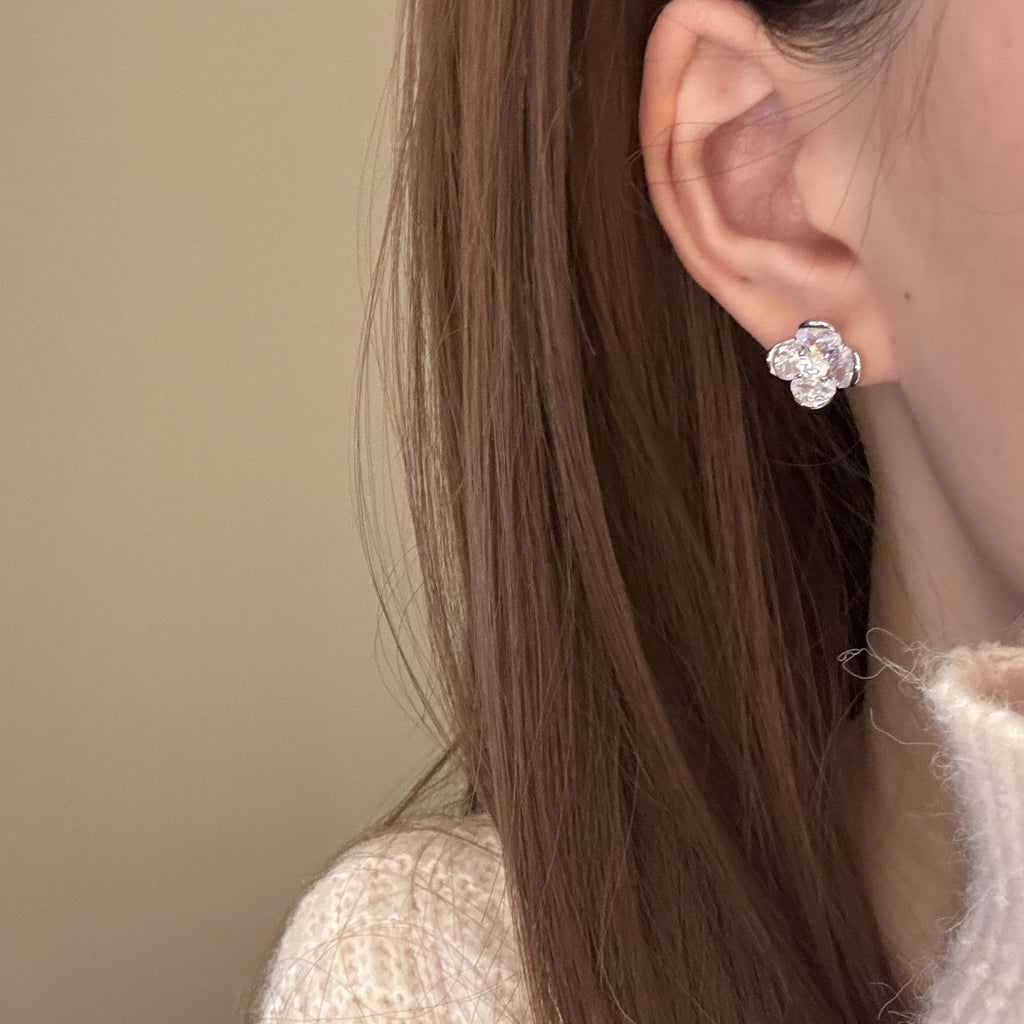 Sparkle Flower Luxury Stud Earrings Elegant Women Fashion Earring