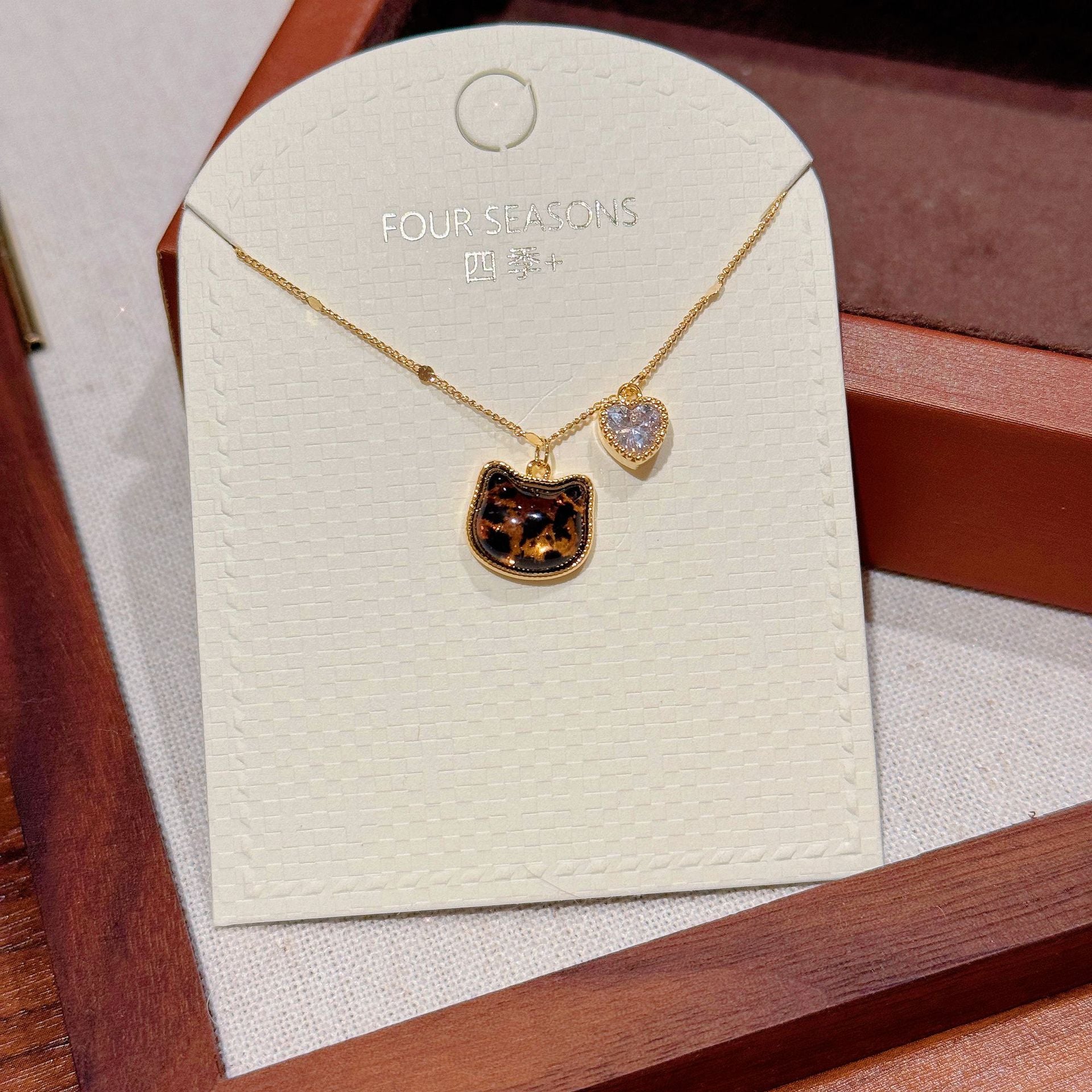 New Arrival Spring Floral Pink Cat Necklace Niche High Grade Delicate Clavicle Chain Versatile Women Fashion Accessories