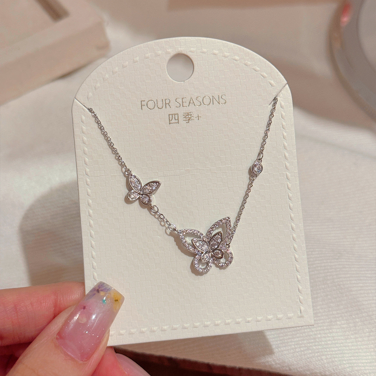 Vivid Butterfly Necklace, Light Luxury Niche Clavicle Chain, Fresh Sweet Exquisite Temperament Daily Women Necklace