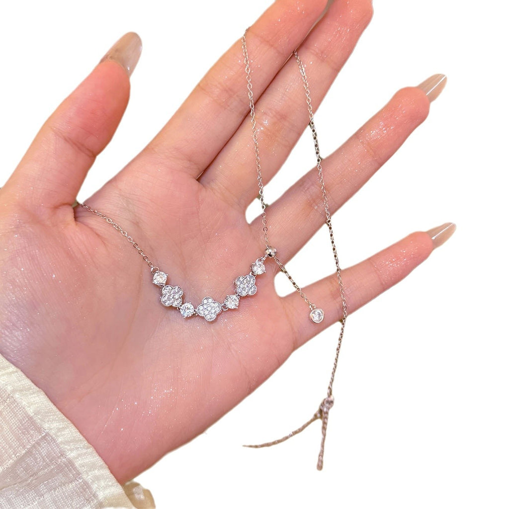 New Four Leaf Clover Flower Tassel Pendant Necklace for Women, Niche Luxury Dainty Elegant Versatile Clavicle Chain Fine Jewelry