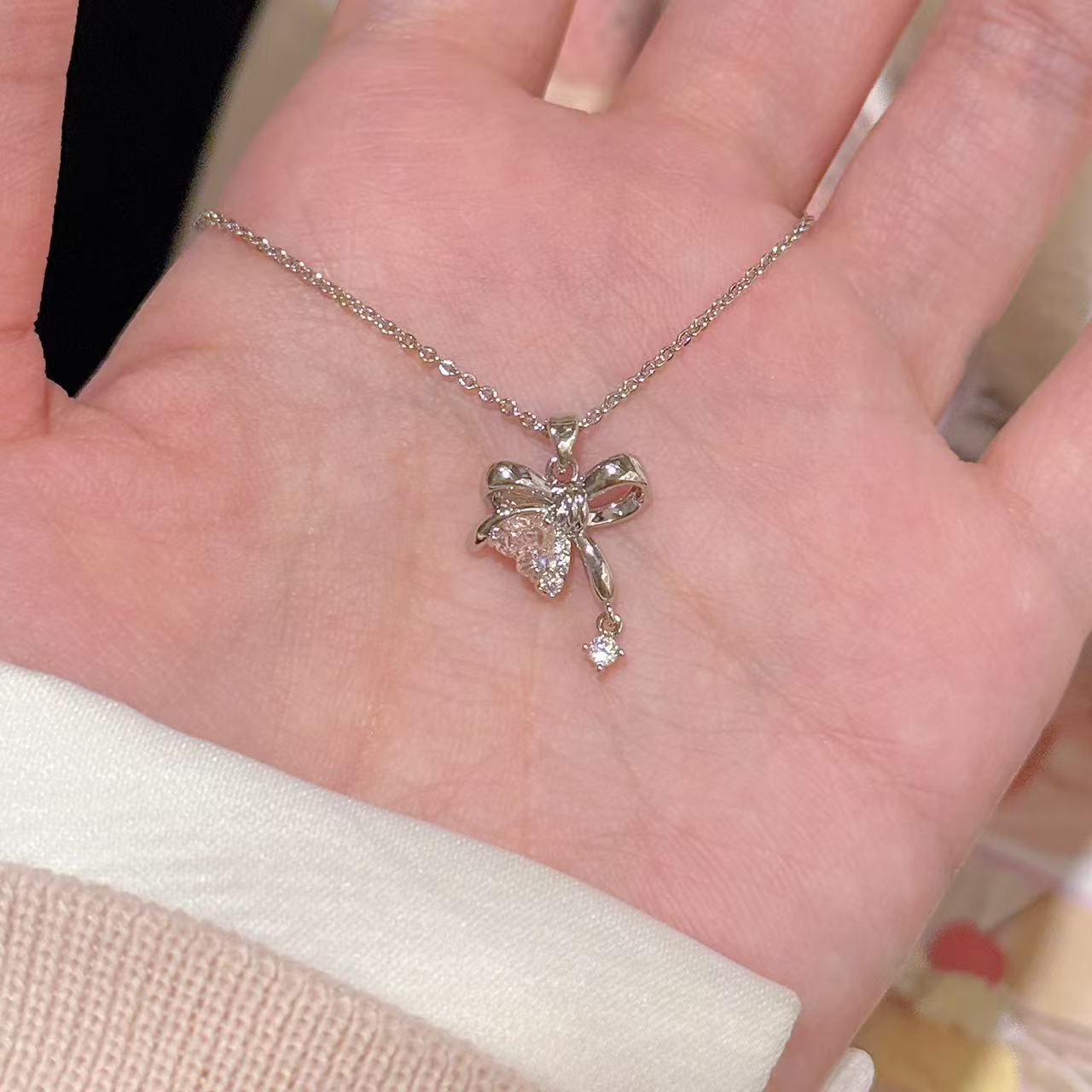 Sweet Luxury Niche Bow with Heart Cubic Zirconia Pendant Necklace, Designer Dainty Elegant All-Match Women Cross-Border