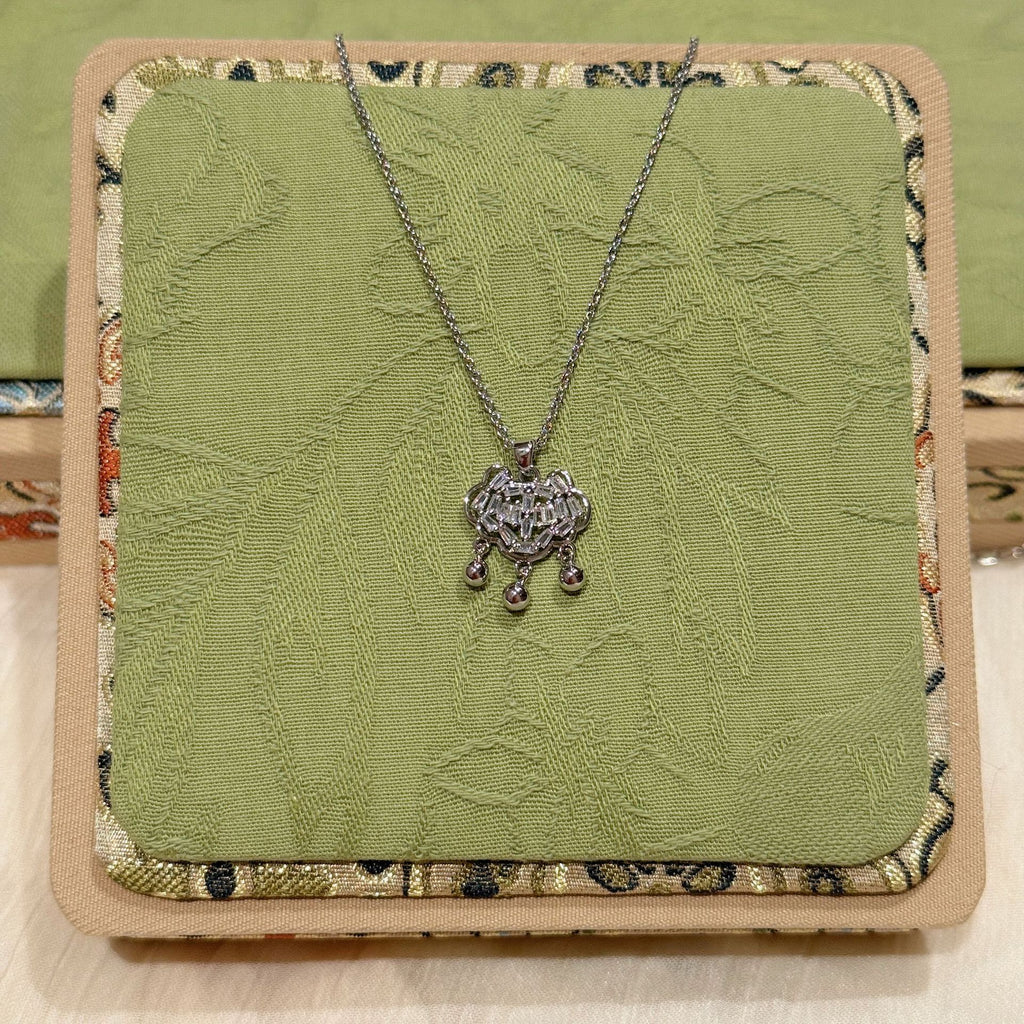 Vintage Gourd Peace Lock Necklace, Chinese Style Ginkgo Leaf Necklace, Zodiac Year Elegant Exquisite National Trend Jewelry for Women