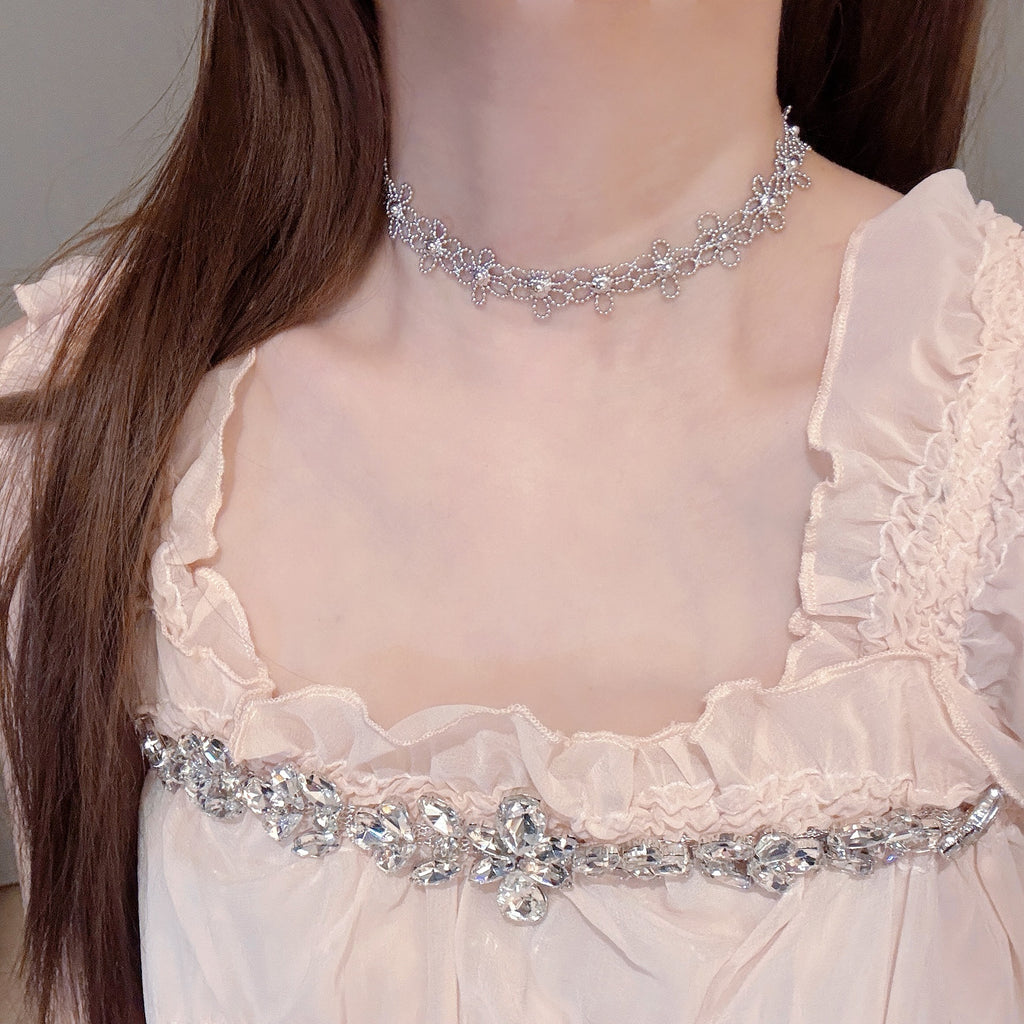 Vintage Hollow Flower Pendant Necklace, Dainty French Minimalist Clavicle Chain, Luxury Elegant Unique Design Layering Choker