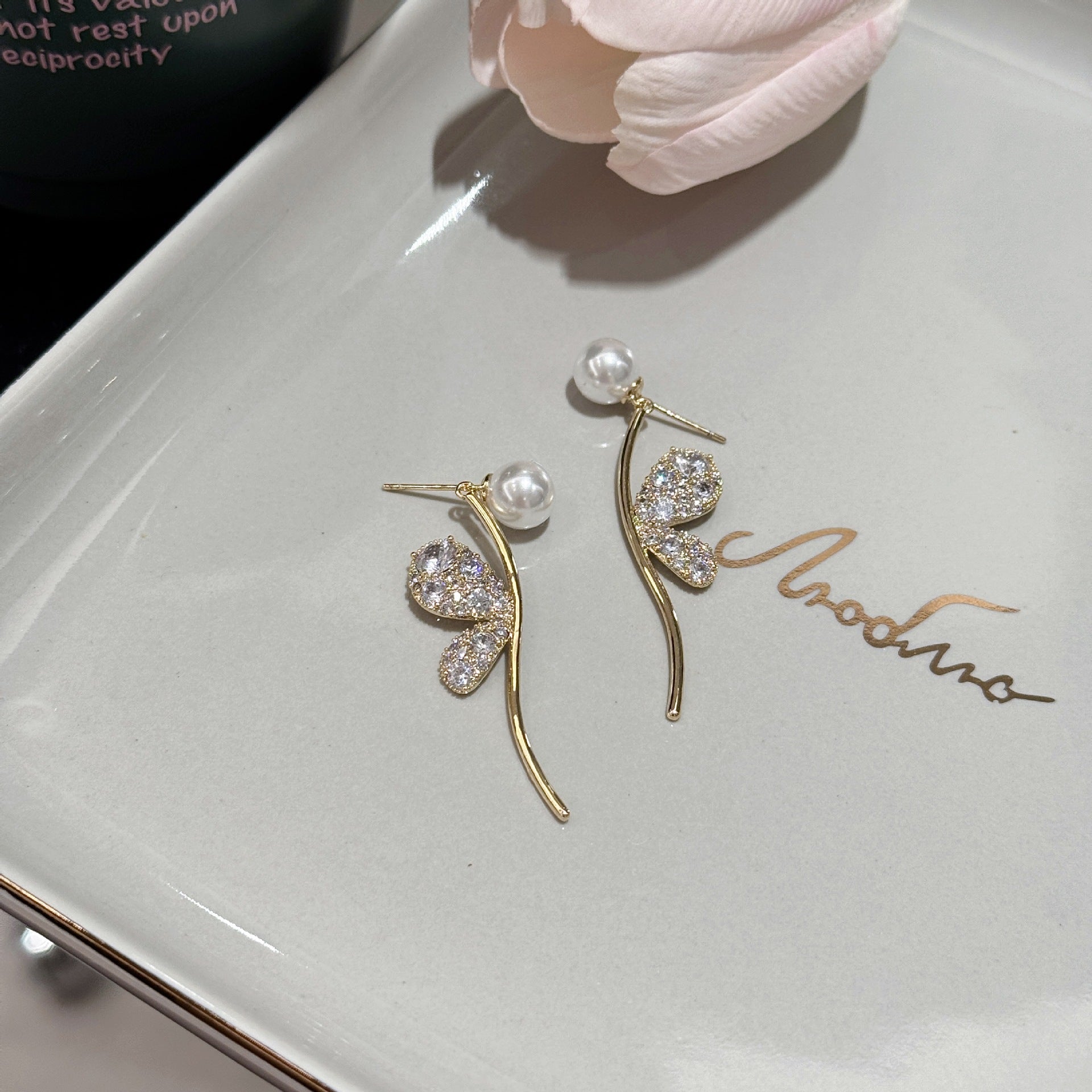 Four Seasons Elegant Long Butterfly Drop Earrings, Luxury Full Paved Rhinestone Pearl Dangle Earrings for Women, Minimal Stylish Fine Jewelry