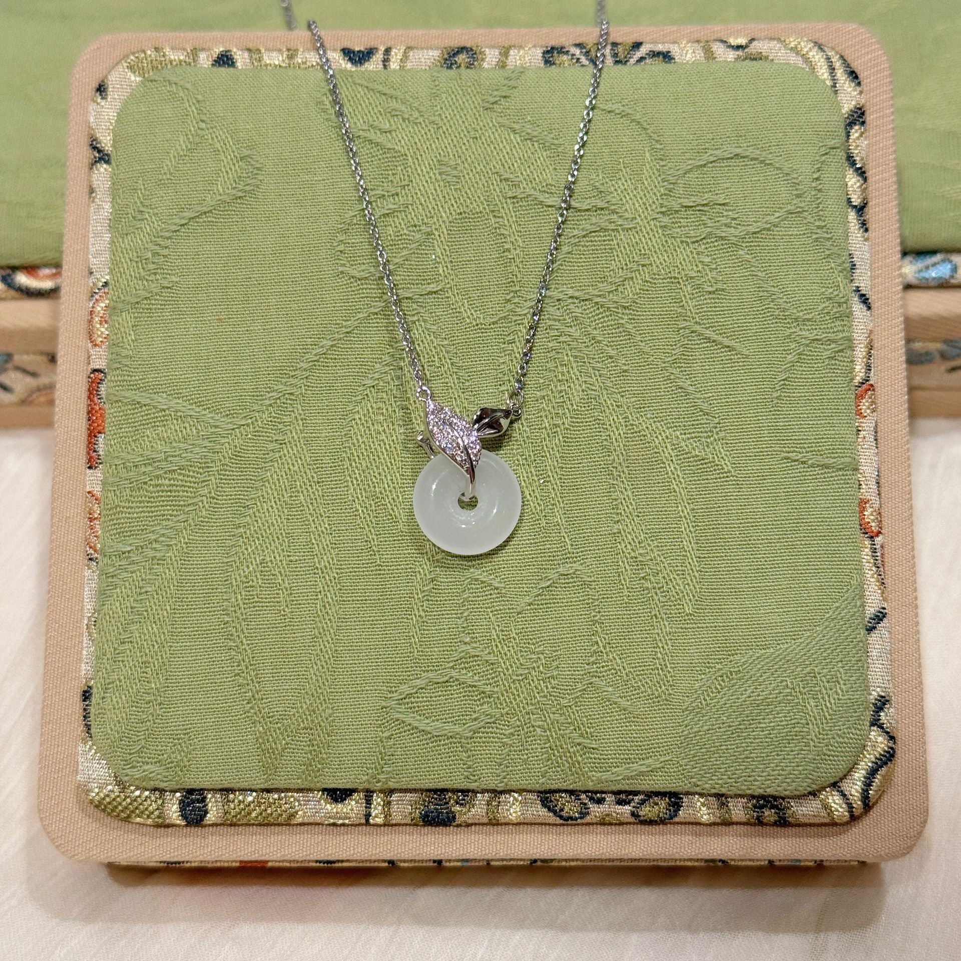 Vintage Gourd Peace Lock Necklace, Chinese Style Ginkgo Leaf Necklace, Zodiac Year Elegant Exquisite National Trend Jewelry for Women