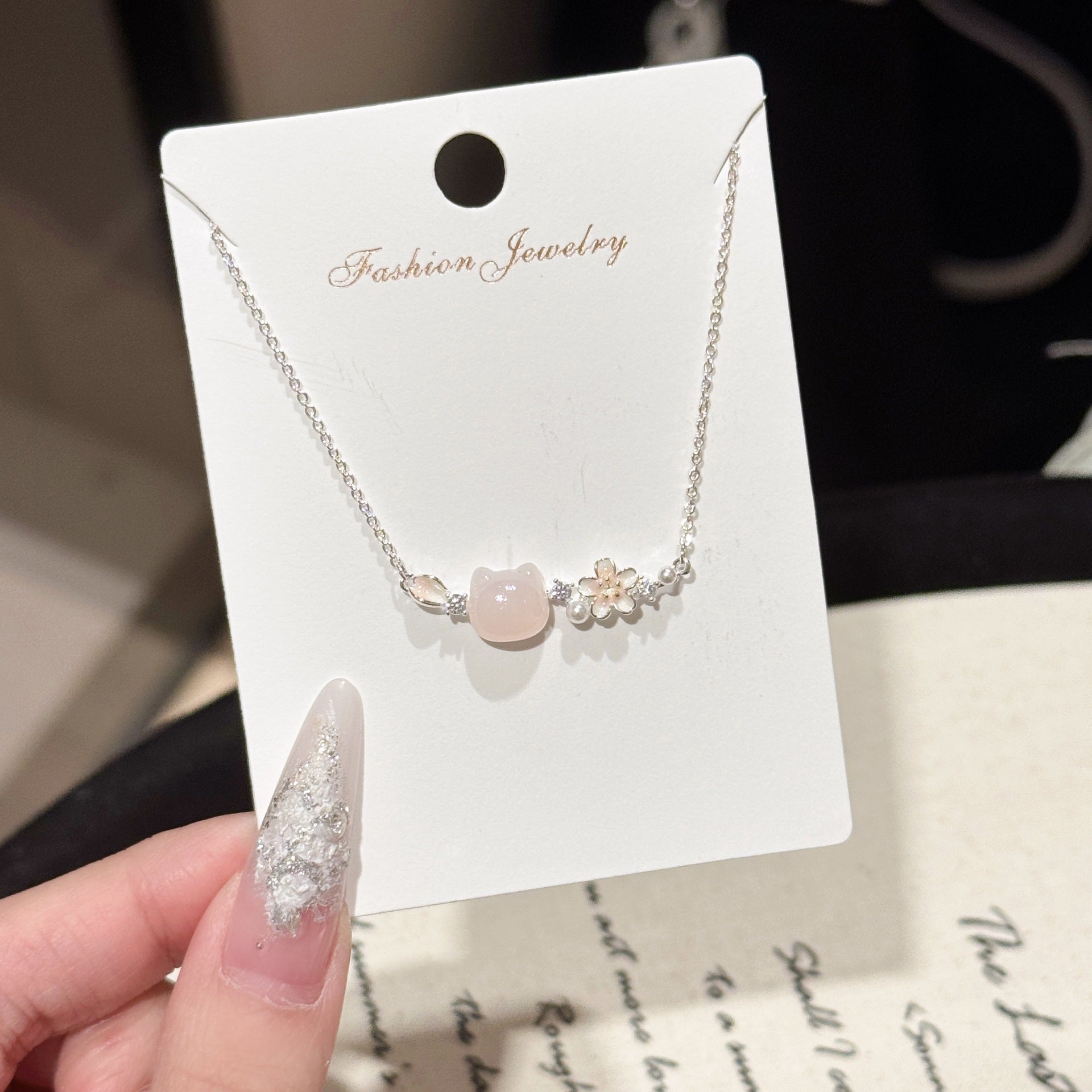 New Arrival Spring Floral Pink Cat Necklace Niche High Grade Delicate Clavicle Chain Versatile Women Fashion Accessories