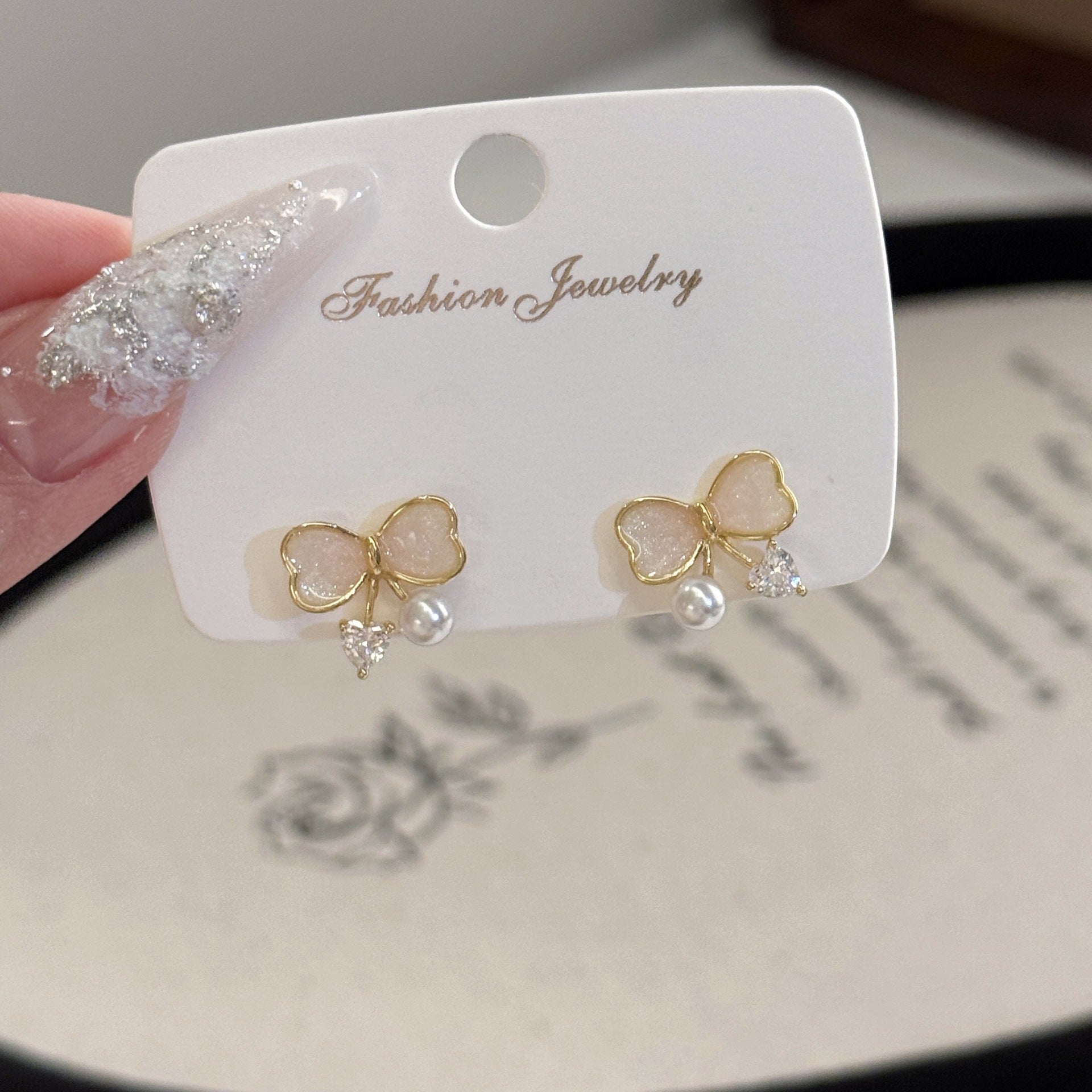 Gentle Style Tulip Tassel Necklace, Exquisite Luxury Clavicle Chain, Sweet Elegant Pendant Jewelr