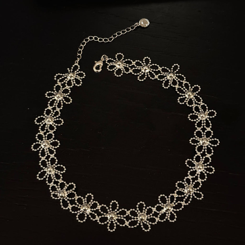 Vintage Hollow Flower Pendant Necklace, Dainty French Minimalist Clavicle Chain, Luxury Elegant Unique Design Layering Choker