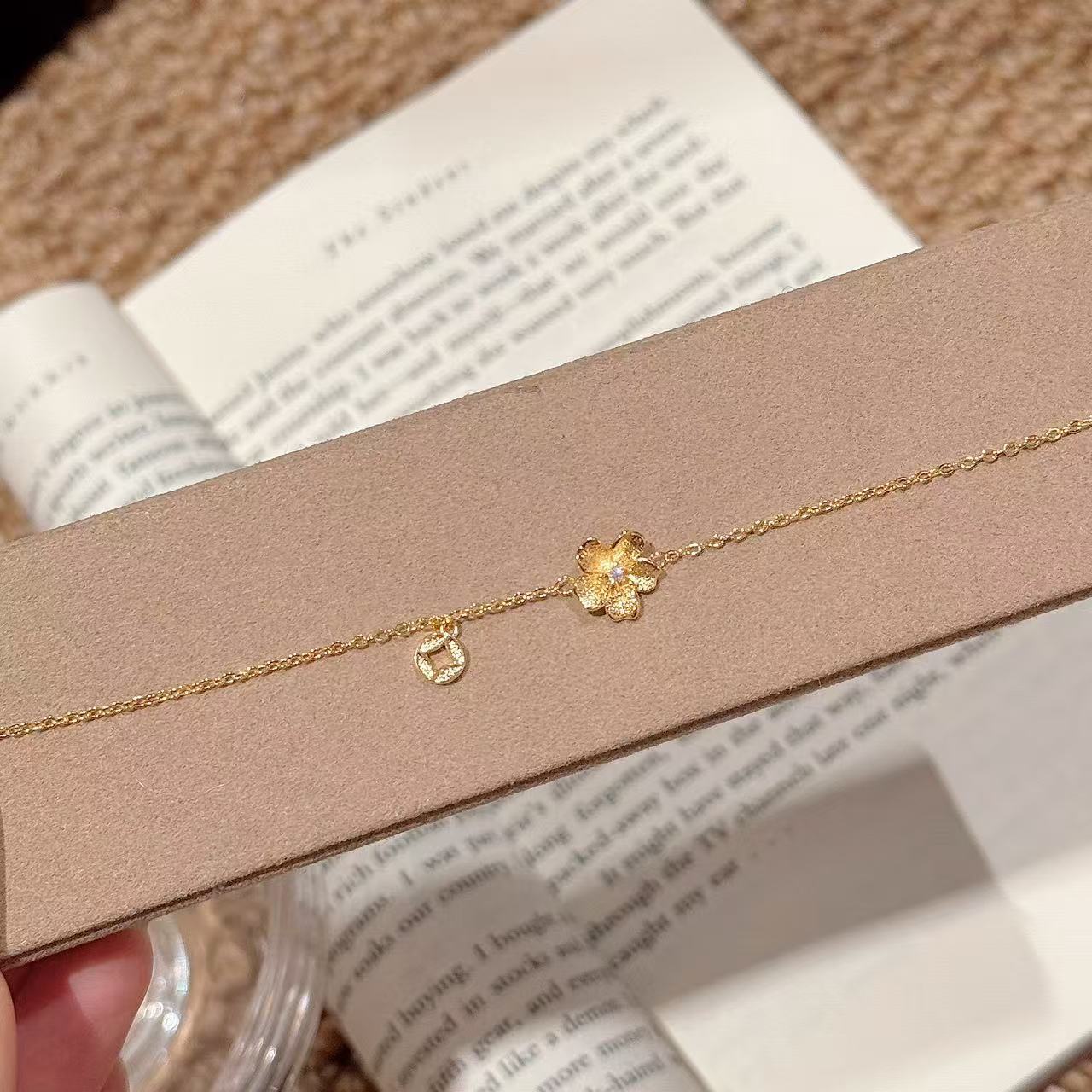 Custom Flower Sand Gold Bracelet, New Chinese Retro Zircon Bangle, Luxury Elegant National Style All-match Fashion Hand Jewelry