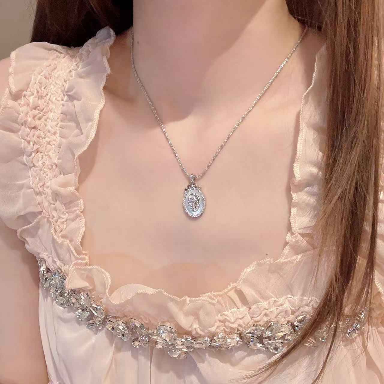 French Retro Clavicle Chain, Luxury Niche High Grade Necklace, Elegant European American Fashion Jewelry