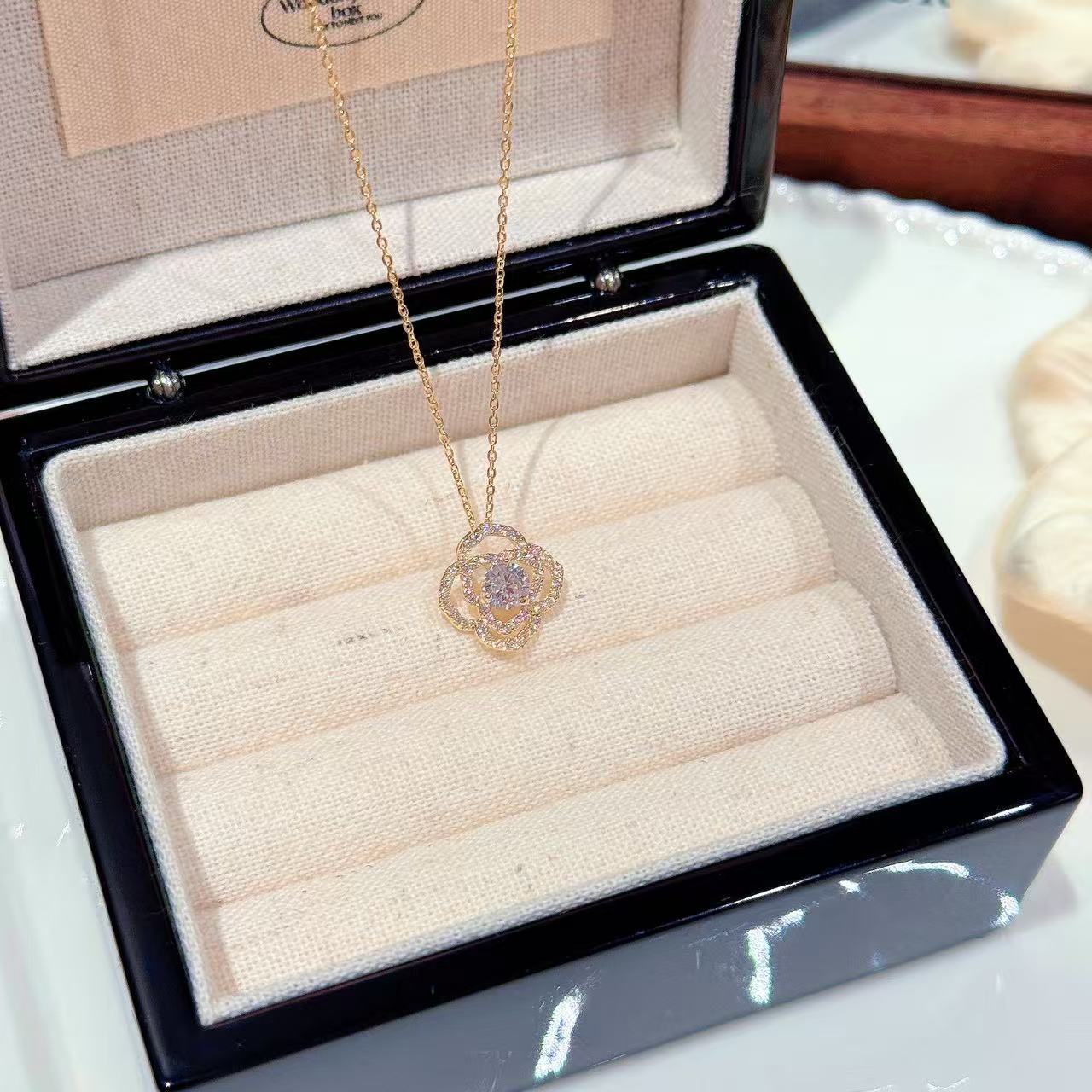 Gold Dainty Necklace Minimalist Luxury Clavicle Chain Elegant Fashion All-match Commute Jewelry Gifts for Girlfriend