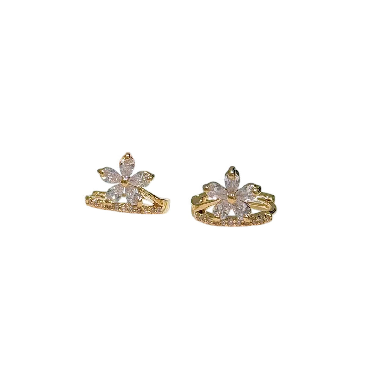 Dainty Floral Stud Earrings for Women, Minimal Luxury Elegant Small Flower Earrings, Versatile Everyday Fine Jewelry