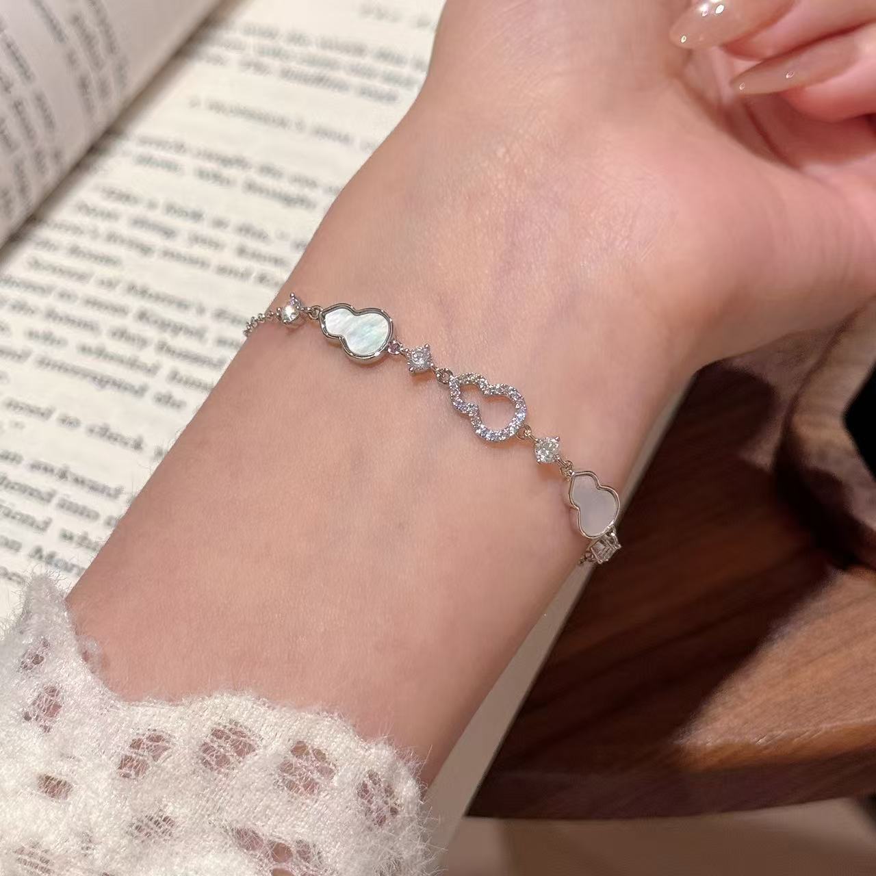 Gourd Shell Bracelet, Retro Chinese Style Niche Luxury Wrist Jewelry, Exquisite High-grade All-match Fashion Bracelets for Women