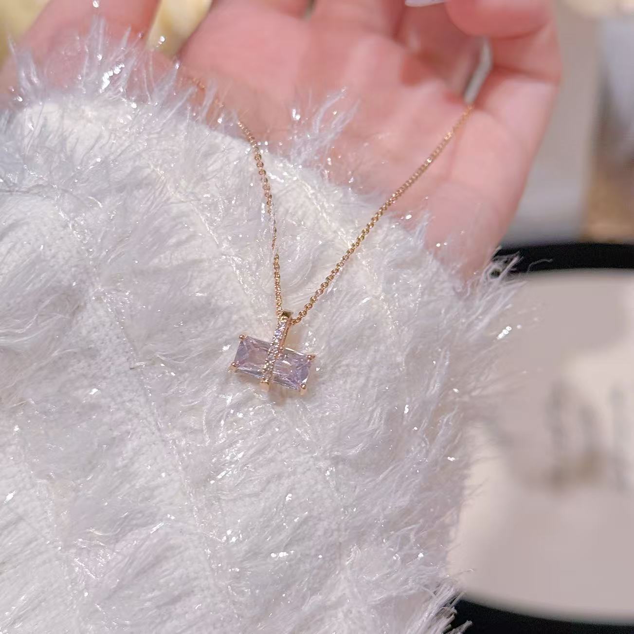 Cube Sugar Pendant Necklace, Luxury Elegant Clavicle Chain, Exquisite Temperament Commute Necklace Romantic Gift for Valentine's Day & New Year