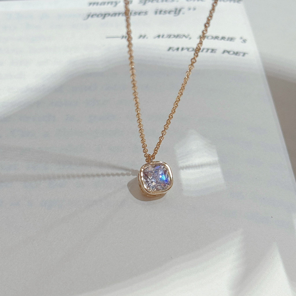 Cool Minimal Luxury Geometric Sugar Cube Cubic Zirconia Pendant Necklace, Niche Dainty Elegant All-Match Choker Jewelry for Women