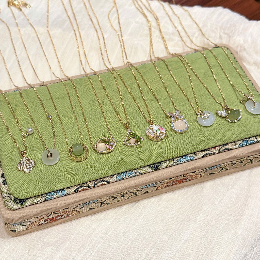 Vintage Gourd Peace Lock Necklace, Chinese Style Ginkgo Leaf Necklace, Zodiac Year Elegant Exquisite National Trend Jewelry for Women