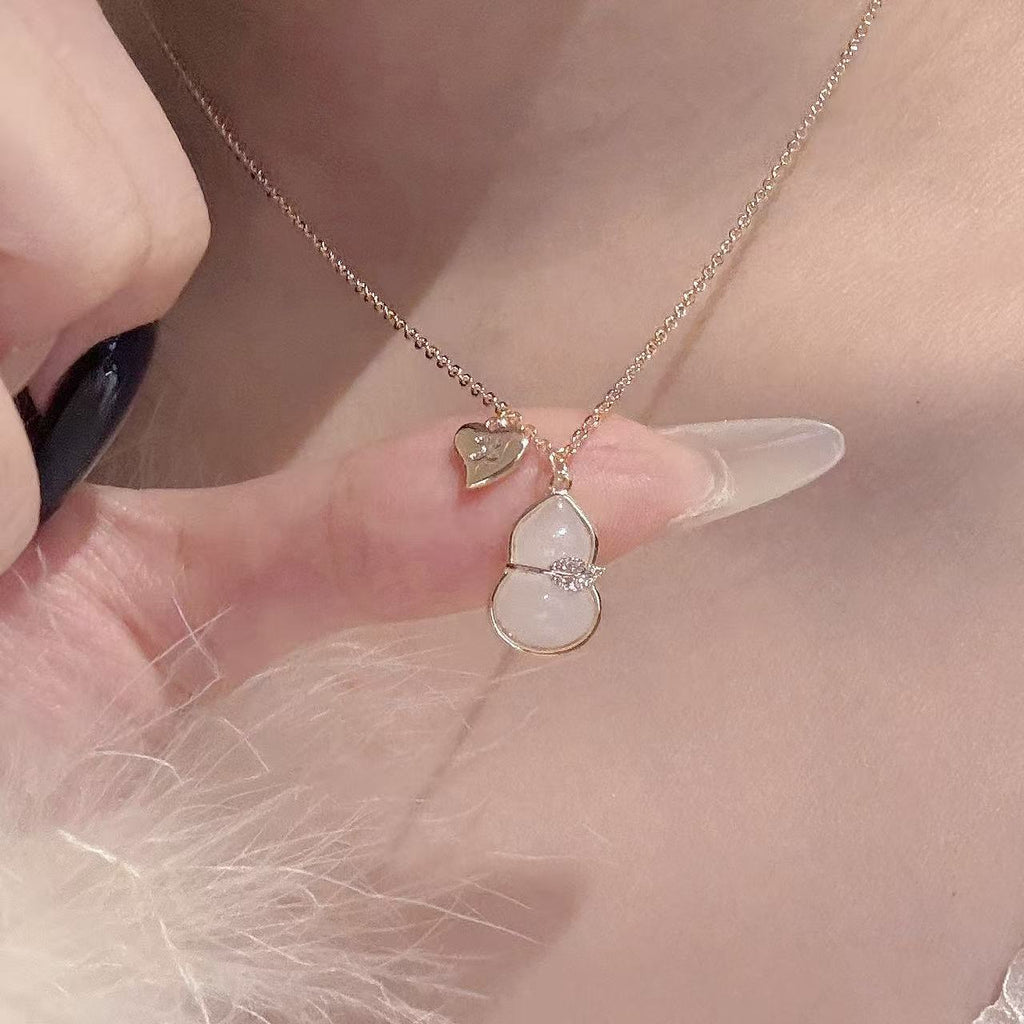 Gold Dainty Necklace Minimalist Luxury Clavicle Chain Elegant Fashion All-match Commute Jewelry Gifts for Girlfriend