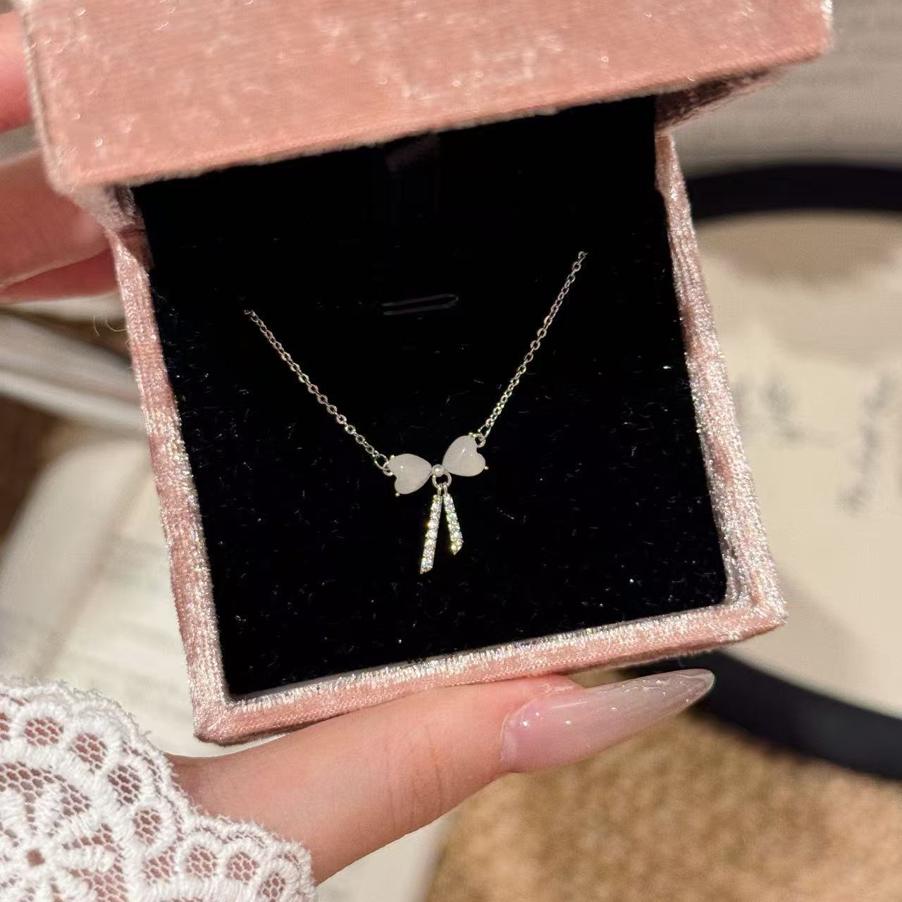Elegant Bow Pearl Clavicle Necklace Luxury Korean Style Ladies Pendant Chain