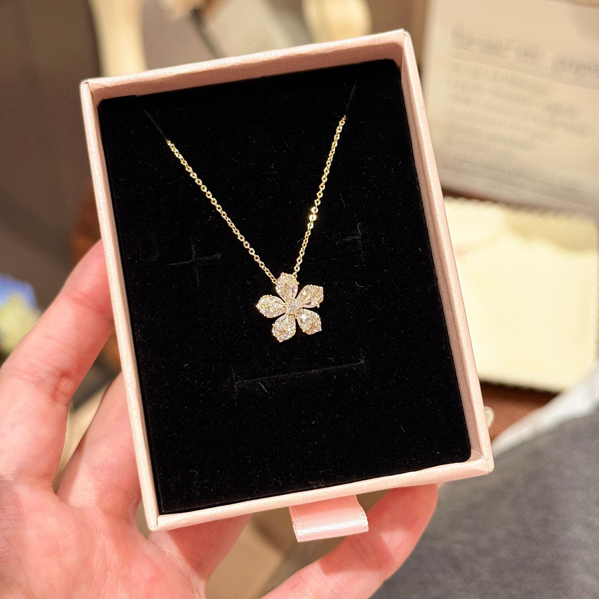 Sparkling Zircon Flower Necklace Luxury Elegant Fashion Jewelry for Women