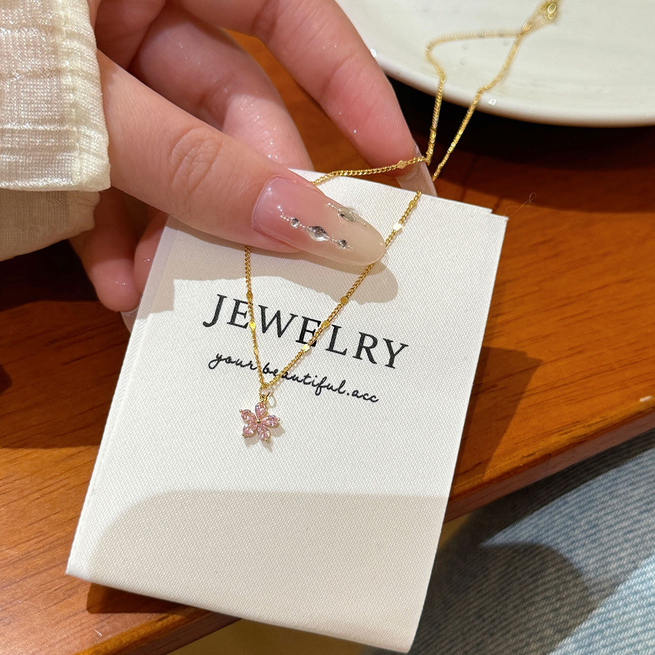 Snowflake Rotatable Four-Leaf Clover Necklace, Zircon Ins Style Pendant