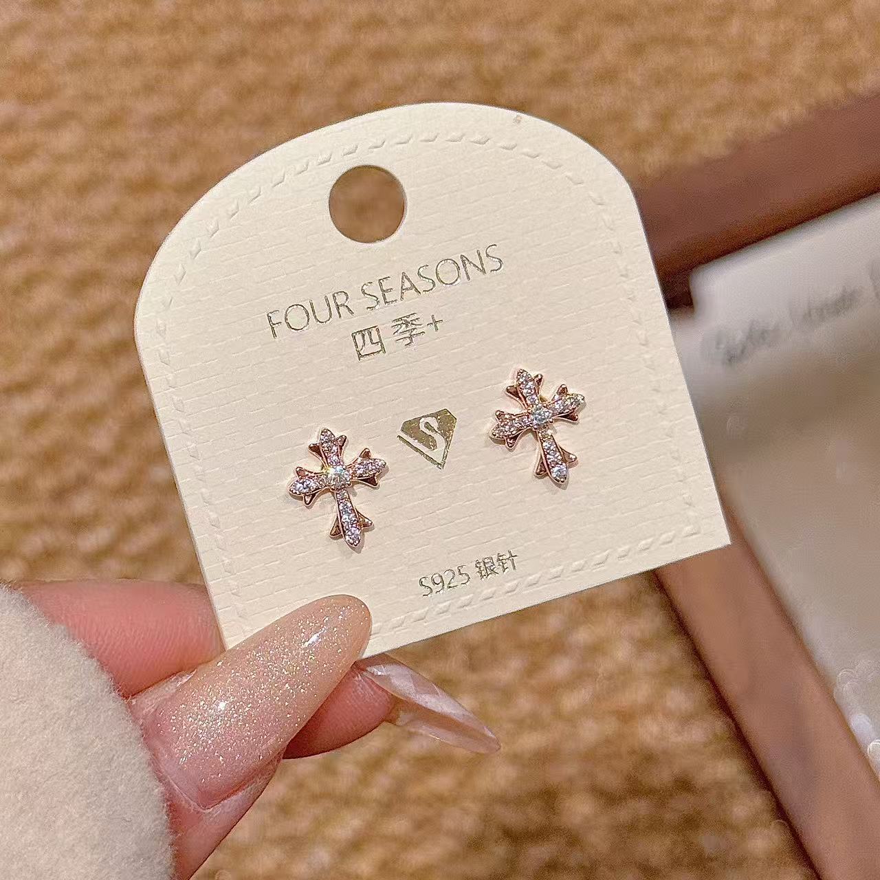 New Arrival Full Sparkle Cubic Zirconia Cross Stud Earrings, Minimal Luxury Niche Designer All-Match Elegant Daily Wear Ear Studs for Women