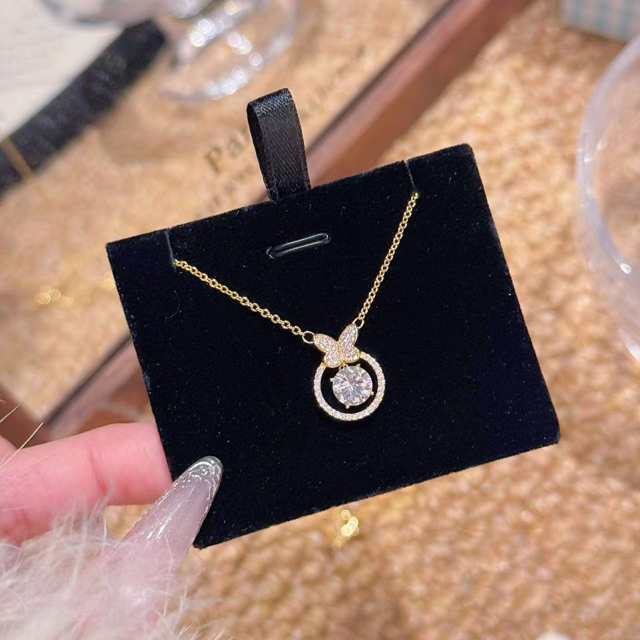 Floating Butterfly Luxury Collarbone Necklace Custom Birthday Gift Jewelry