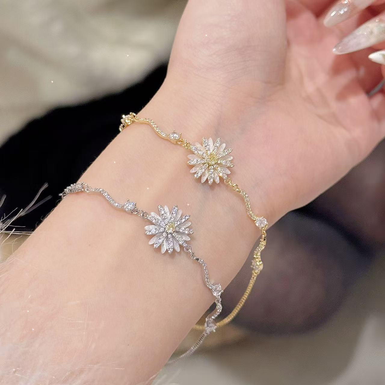 New Daisy Series Jewelry Set, Luxury Exquisite Necklace Earrings Bracelet, INS Hot Niche Design Versatile Women Ornaments