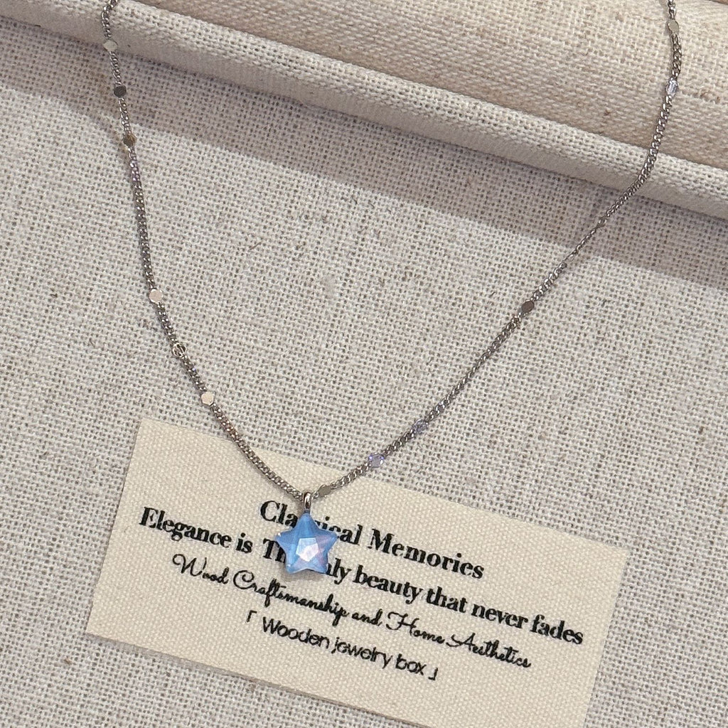 Korean Style Butterfly Necklace with Aquamarine, Minimalist Luxury Clavicle Chain, Niche Versatile Jewelry for Women