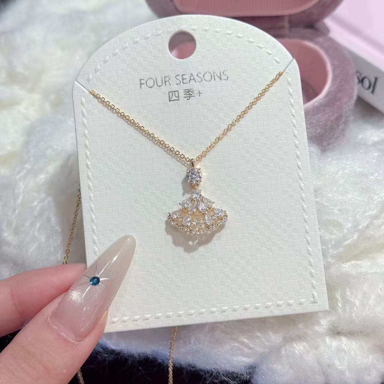 Shiny Rhinestone Dress Pendant Necklace, Luxury Gentle Vibe Daily Fashion Clavicle Chain