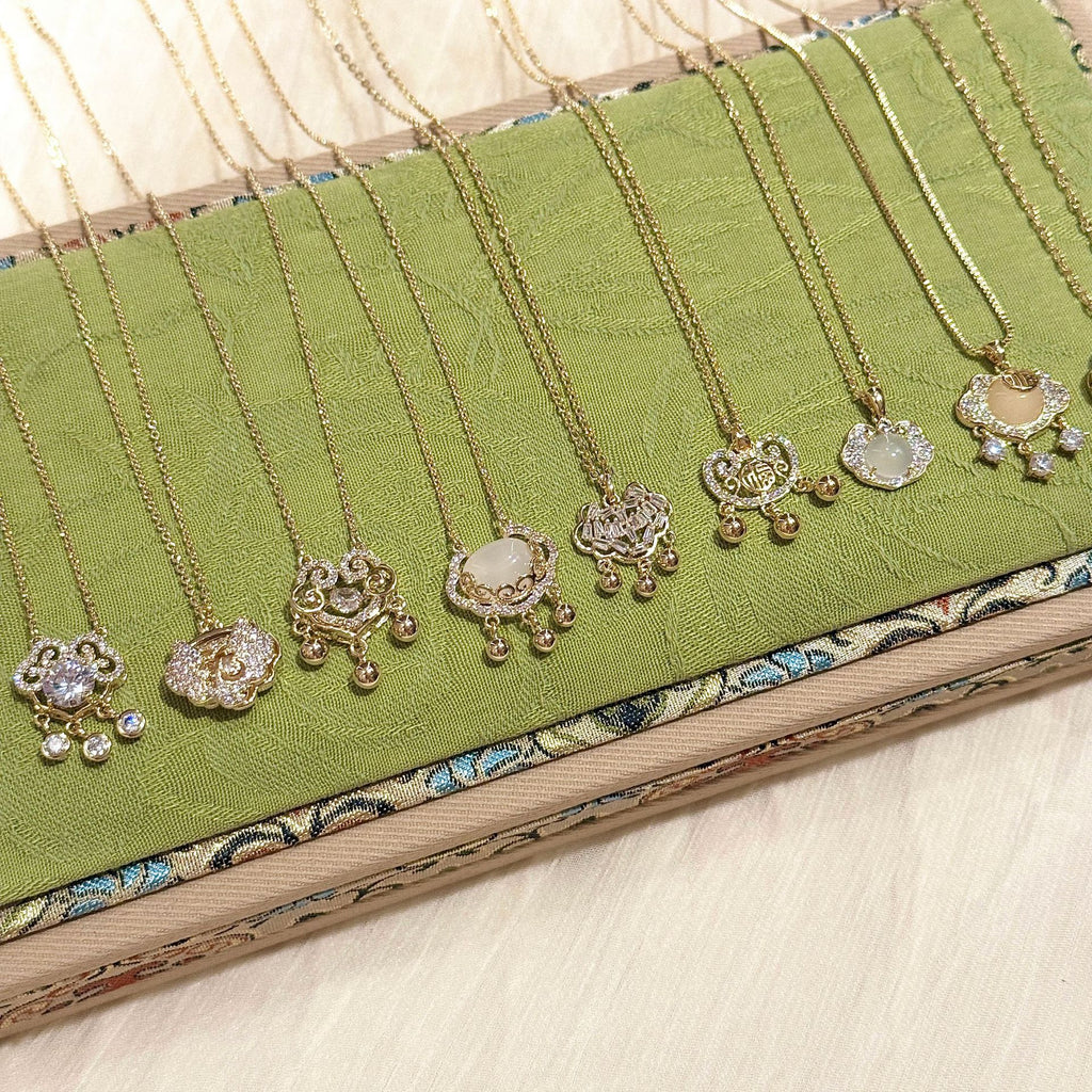 Vintage Gourd Peace Lock Necklace, Chinese Style Ginkgo Leaf Necklace, Zodiac Year Elegant Exquisite National Trend Jewelry for Women