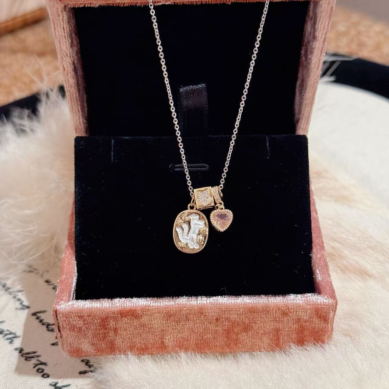 Sweet Cat Heart Pendant Necklace, Elegant Fashion Daily Neck Jewelry
