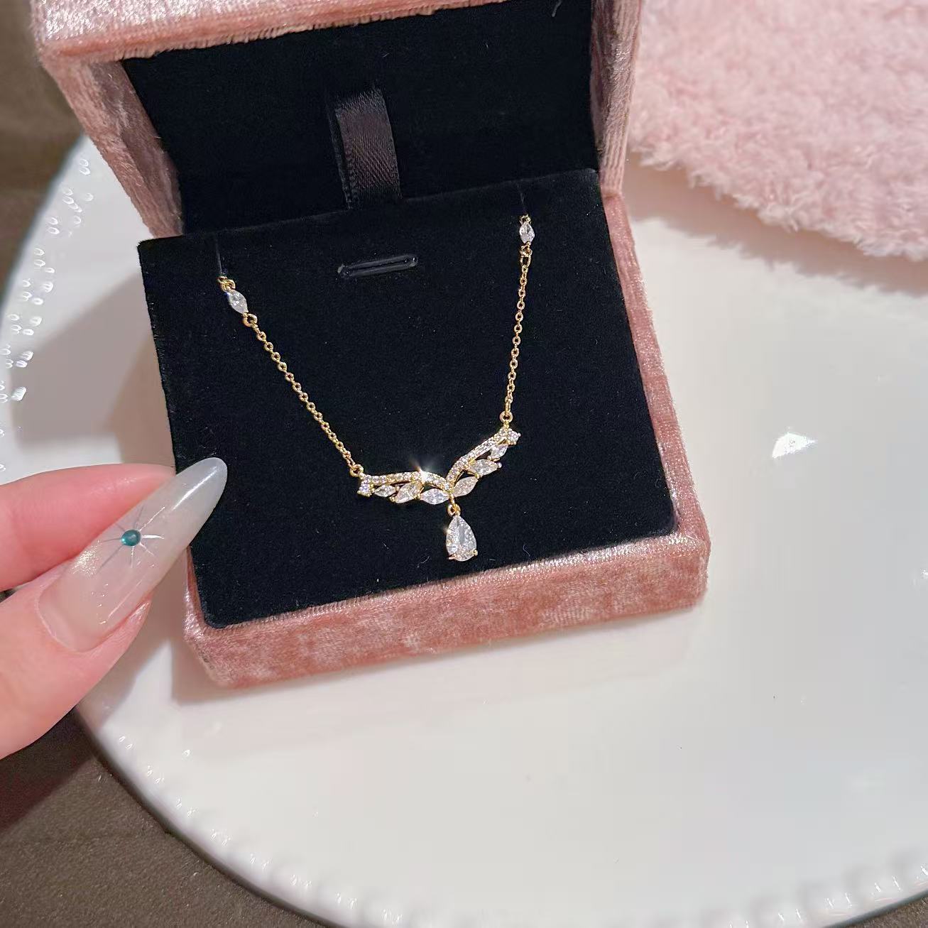 Water Drop Zircon Mermaid Tail Necklace, Elegant Sweet Luxury Daily Women Jewelry