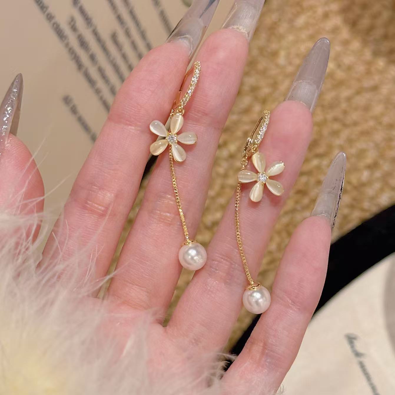 Long Pearl Tassel Flower Huggie Earrings Luxury Women Ear Jewelry