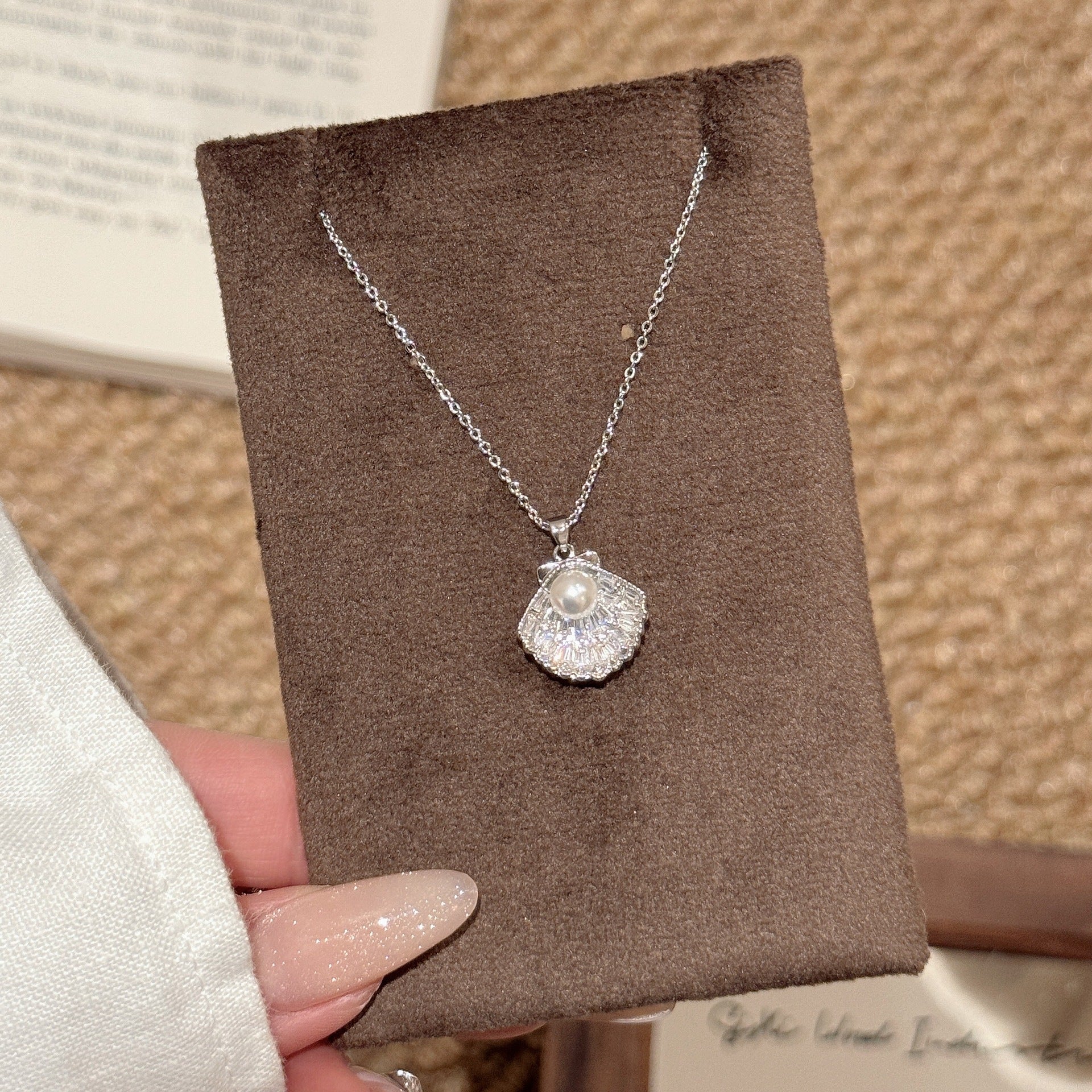 Ocean Themed Pearl Shell Pendant Necklace, Minimalist Premium Fashion Daily Accessories