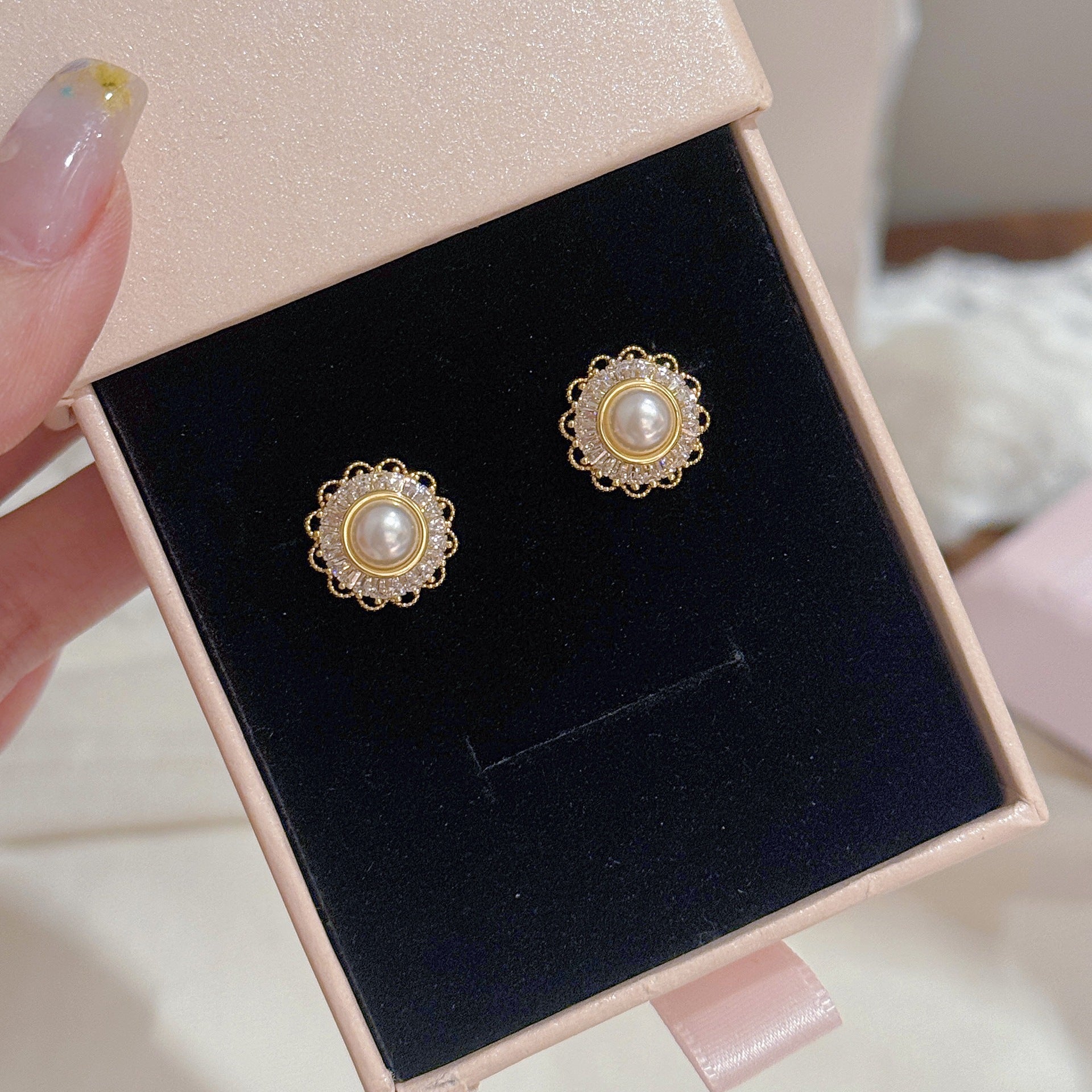Vintage Sunflower Pearl Stud Earrings, S925 Sterling Silver Needle Earrings, Luxury Elegant Exquisite All-match Jewelry