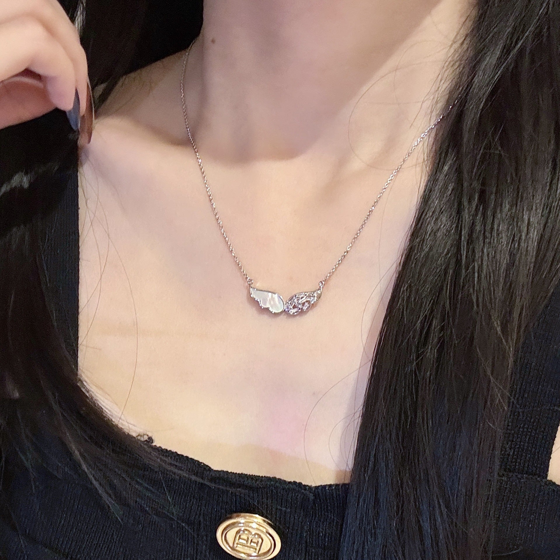 Angel Wing Pendant Necklace with Natural Shell & Zircon, Luxury Niche Clavicle Chain