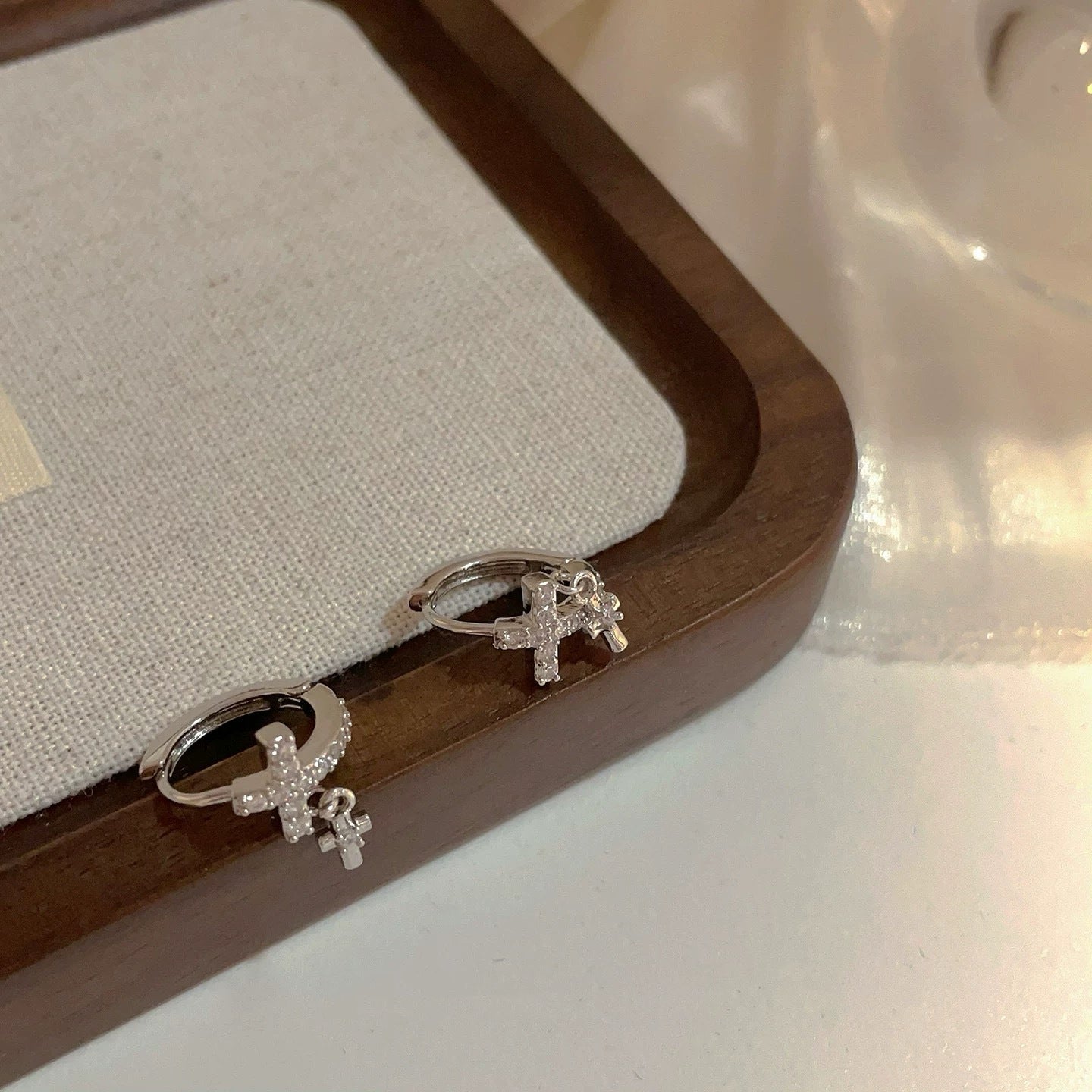 Sweet Cool Double Cross Hoop Earrings, Full Zircon Mini Simple Earrings, Light Luxury High-end Fashion New Year Ear Jewelry