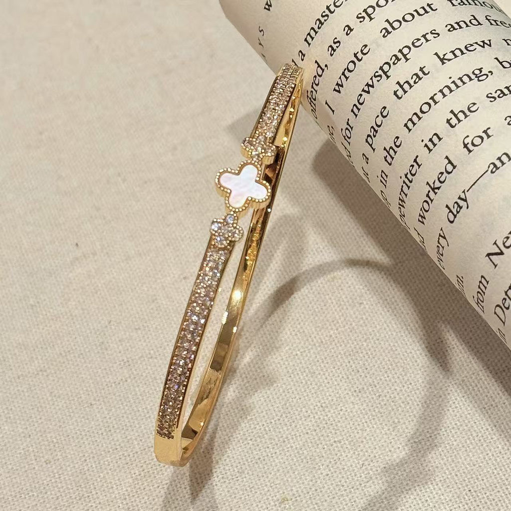 Hot Selling Four-Leaf Clover Cubic Zirconia Bangle, Minimal Luxury Niche Lucky Clover Bracelet, Elegant All-Match Daily Stackable Wrist Jewelry