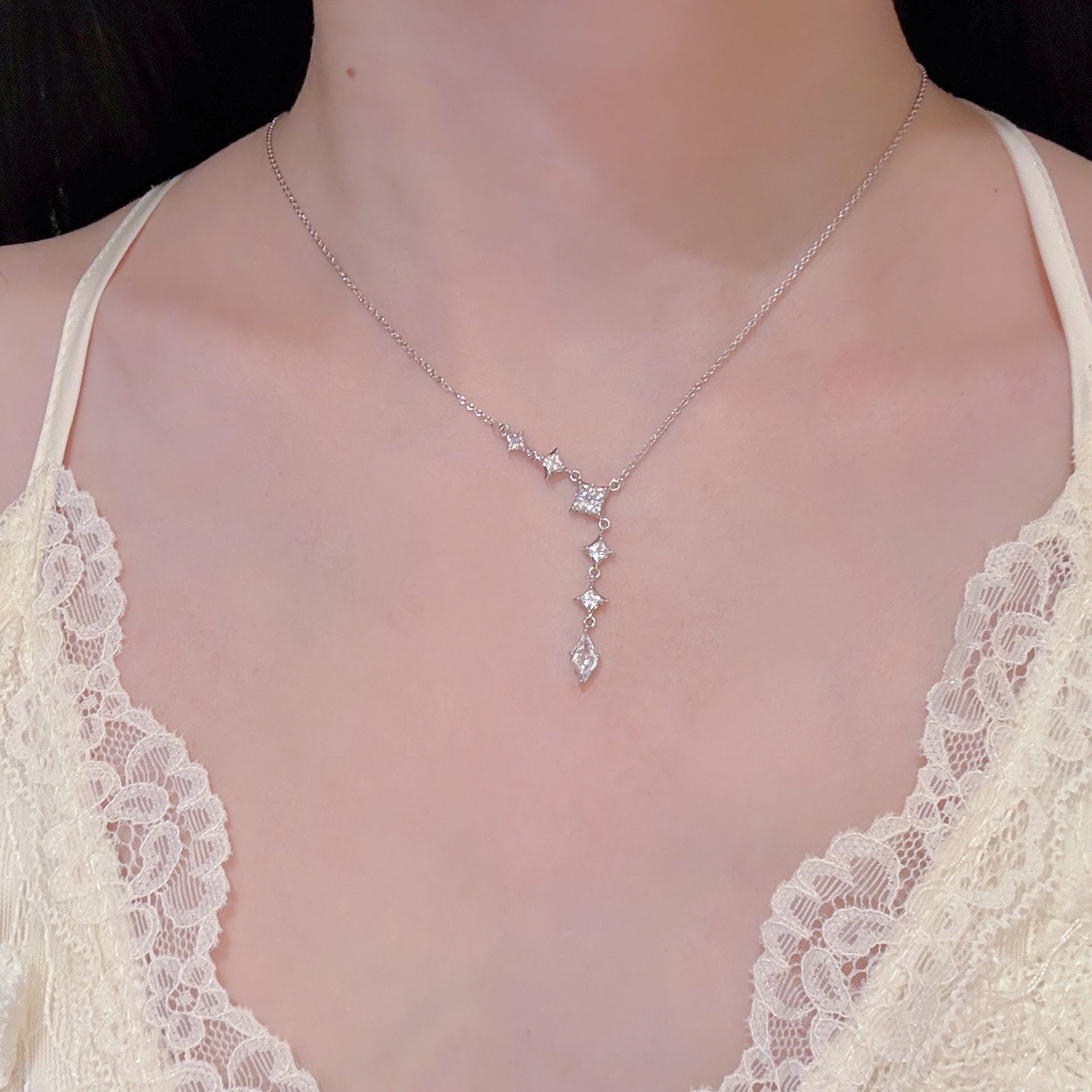 Geometric Diamond Tassel Pendant Necklace, Niche Designer Luxury Clavicle Chain, Dainty Cool Tone Elegant Necklace