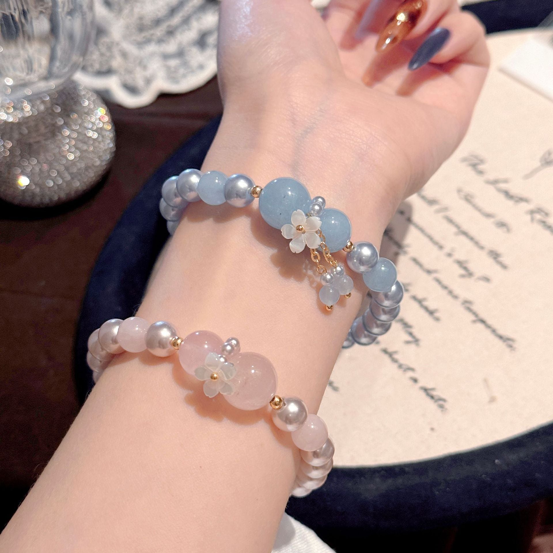 Pearl Flower Bracelet, Natural Shell Bead Luxury Elegant Hand Jewelry, Sweet Exquisite New Spring Bracelet
