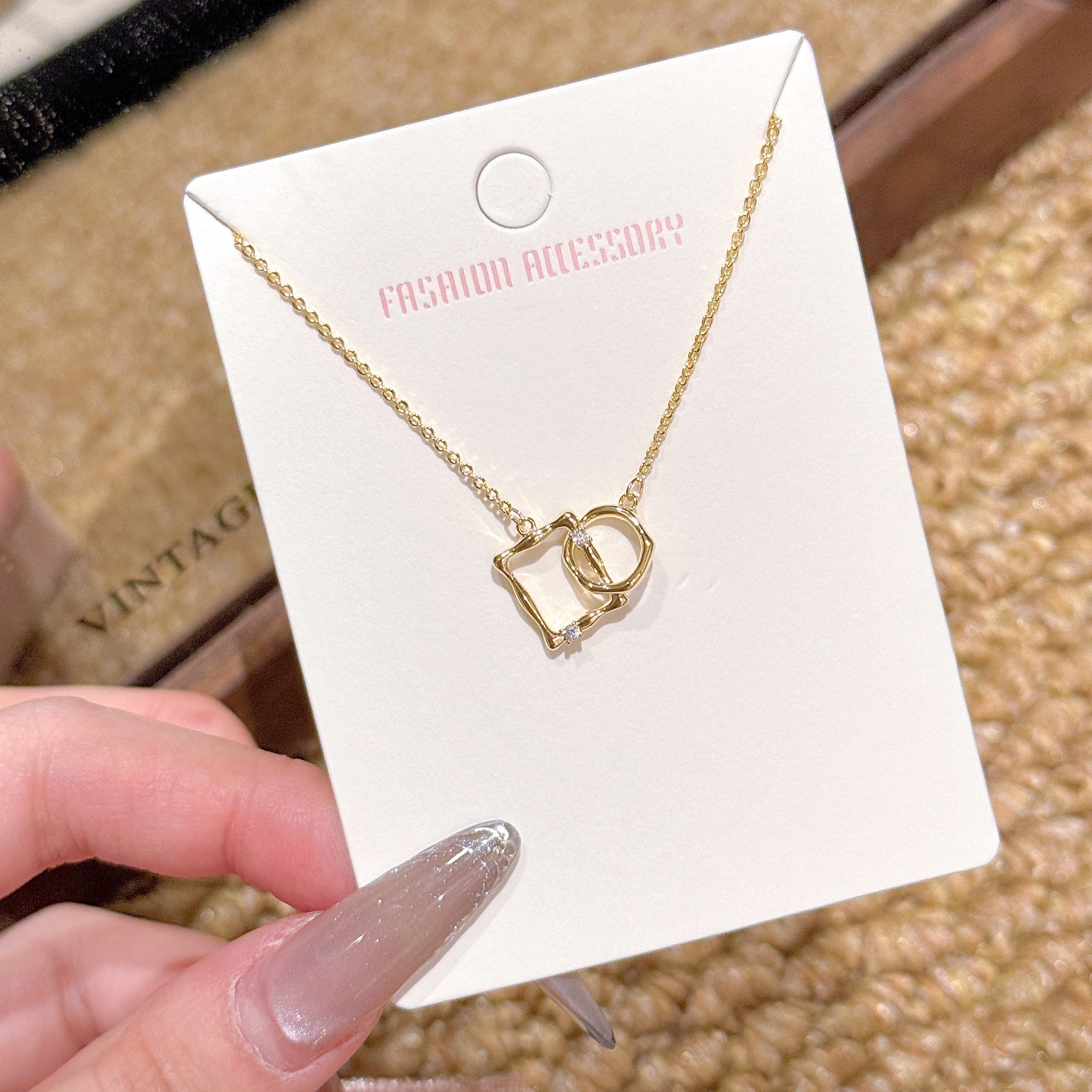 Gold Dainty Necklace Minimalist Luxury Clavicle Chain Elegant Fashion All-match Commute Jewelry Gifts for Girlfriend