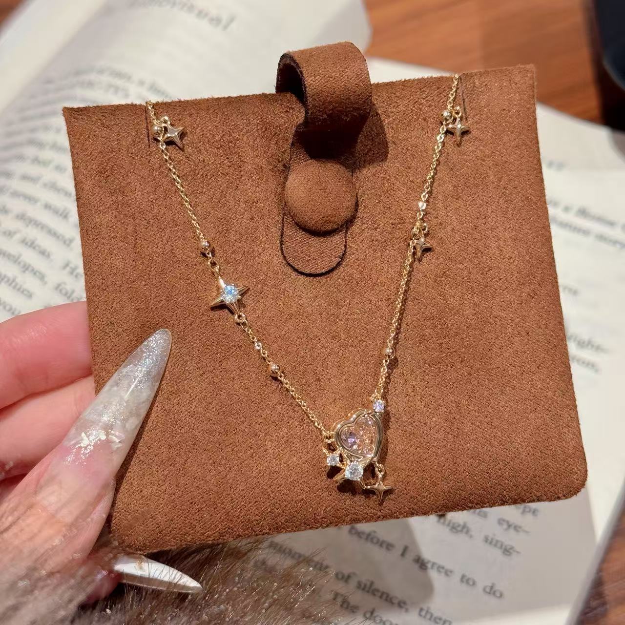 Sparkly Heart Clavicle Necklace, Luxury Niche Stylish Design Dainty Pendant Necklace
