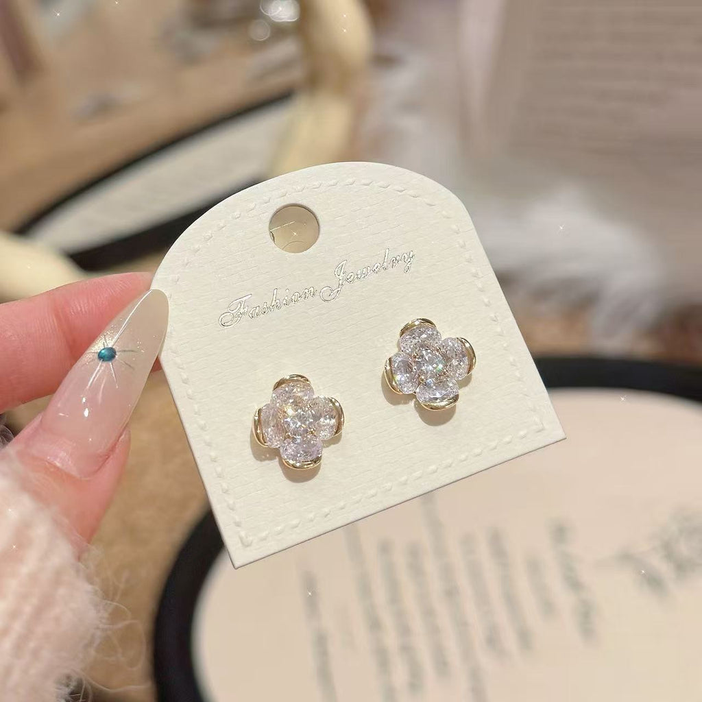 Sparkle Flower Luxury Stud Earrings Elegant Women Fashion Earring