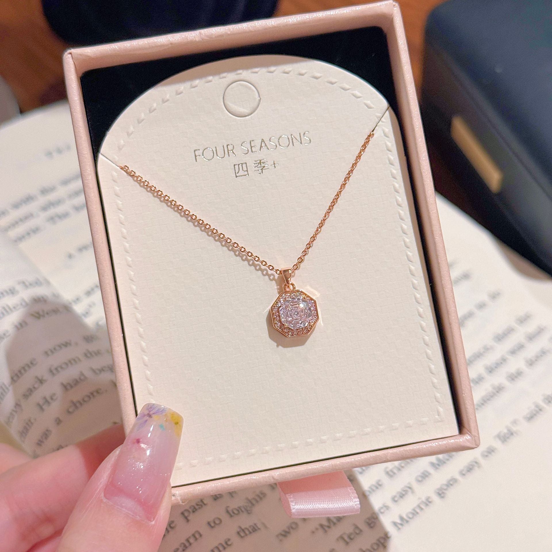 Octagon Geometric Pendant Necklace, Minimal Luxury Niche Clavicle Chain, Elegant Versatile Fashion Jewelry
