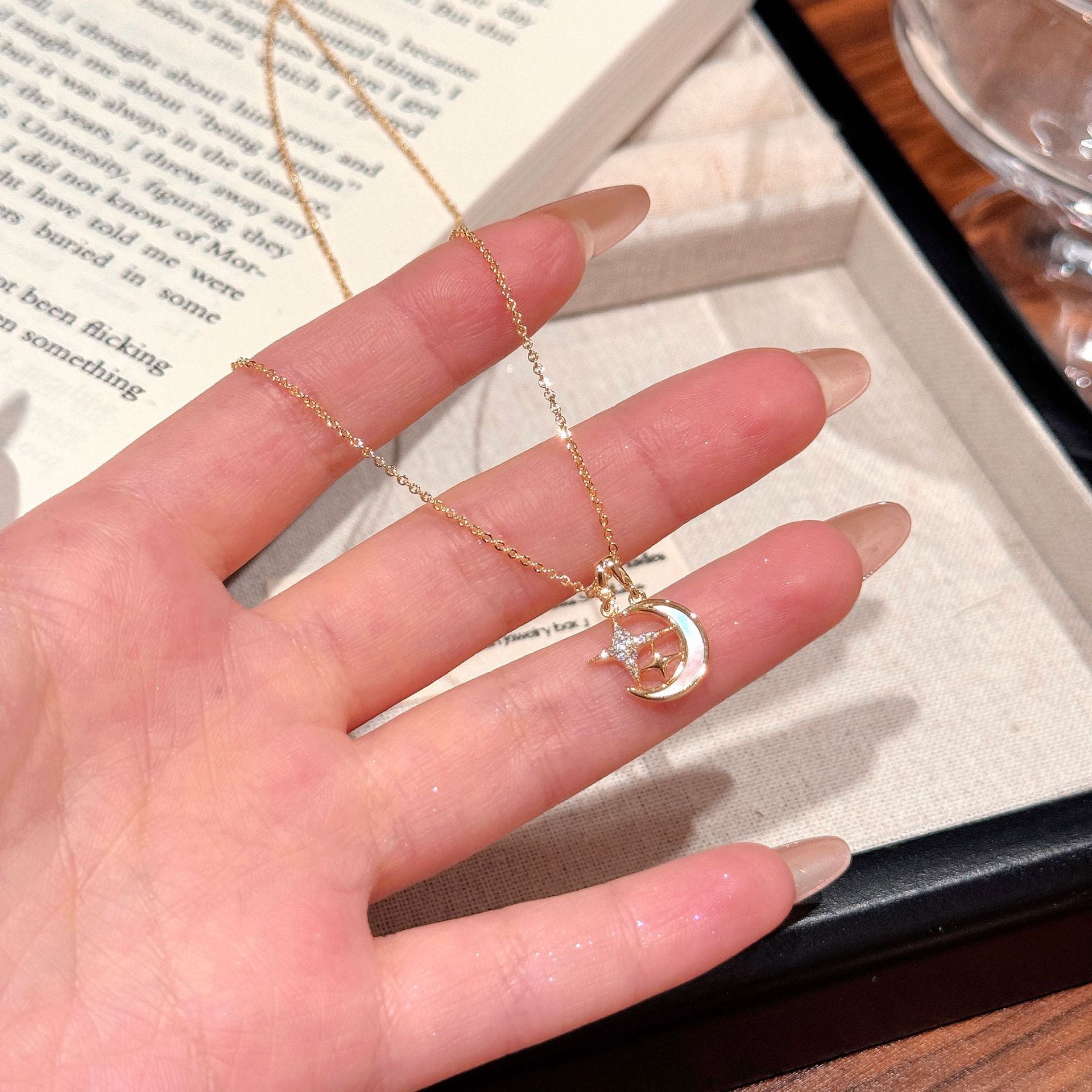 Natural Shell Star Moon Necklace, Niche Light Luxury Clavicle Chain, Elegant Trendy Japanese Korean Style Fashion Jewelry for Women