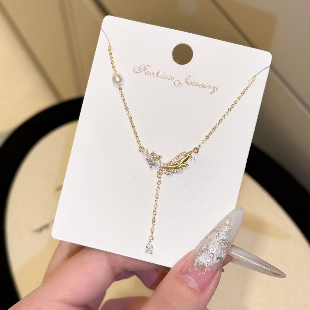 Koi Fish Pendant Pearl Necklace for Women, Luxury Minimalist Zircon Inlaid Clavicle Chain Jewelry Gift