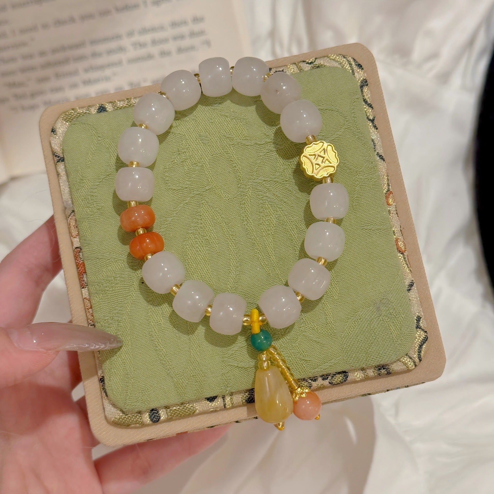 Elegant Crystal Bracelet, Luxury Stylish All-match Women Daily Wrist Jewelry