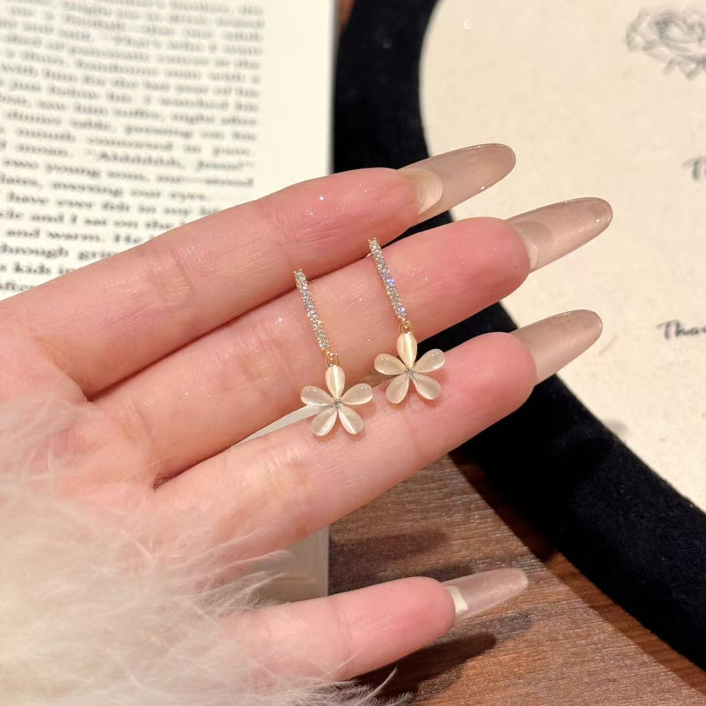 Vintage French Cat Eye Flower S925 Stud Earrings Luxury Elegant Daily Ear Accessory