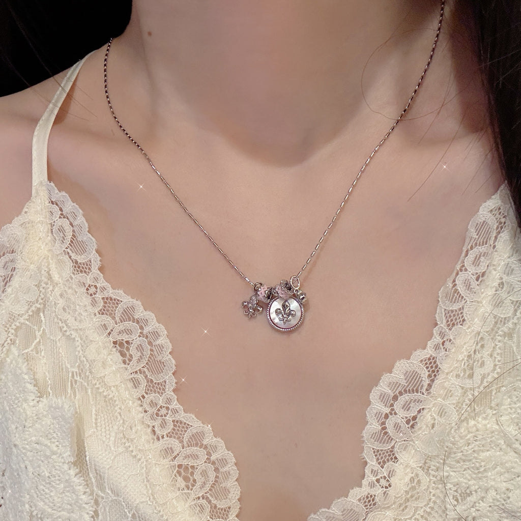 Heart & Iris Pendant Necklace with Natural Shell Inlay, Niche Luxury Dainty Clavicle Chain, Elegant All-match Daily Necklace