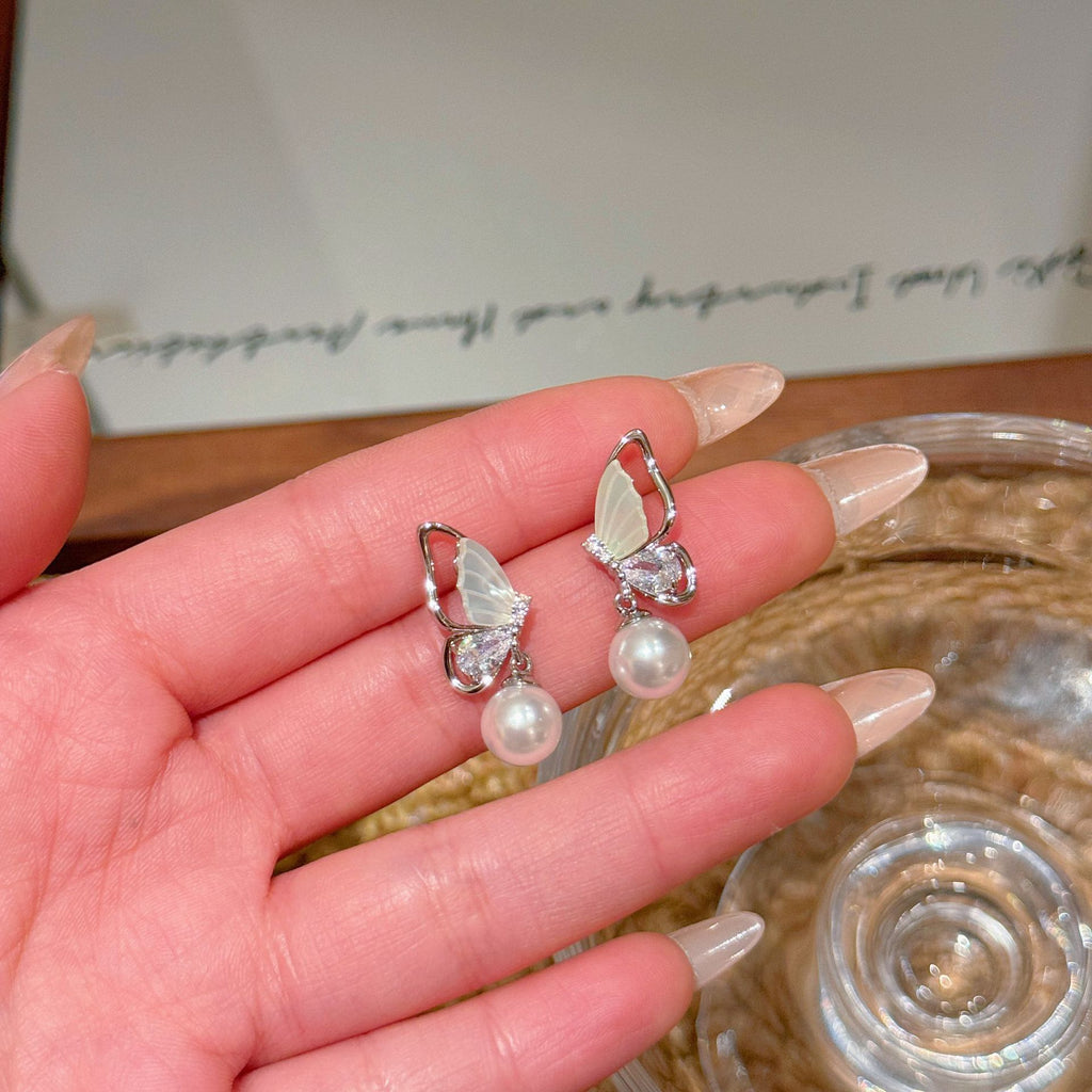 Sweet Natural Shell Pearl Butterfly Luxury Stud Earrings Korean Trend Women Ear Accessory
